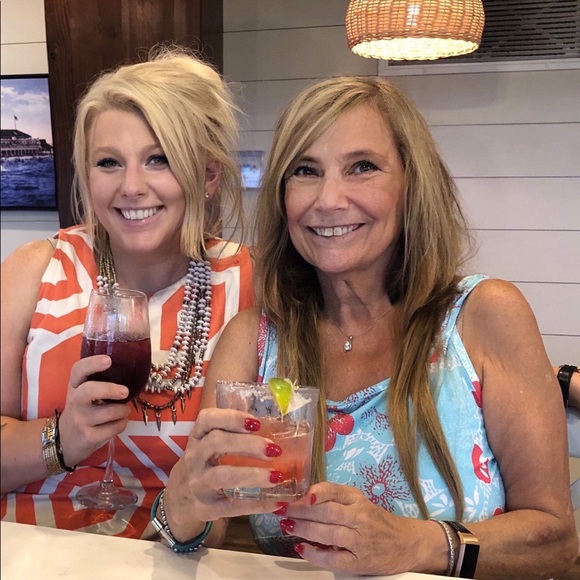 Meet your Posher, Vicki - Picture 2 of 4